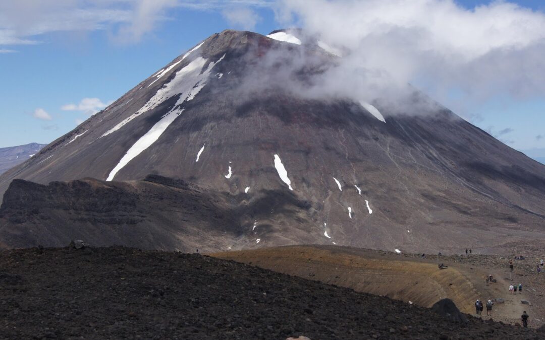 Hiking the Tongariro Crossing in New Zealand