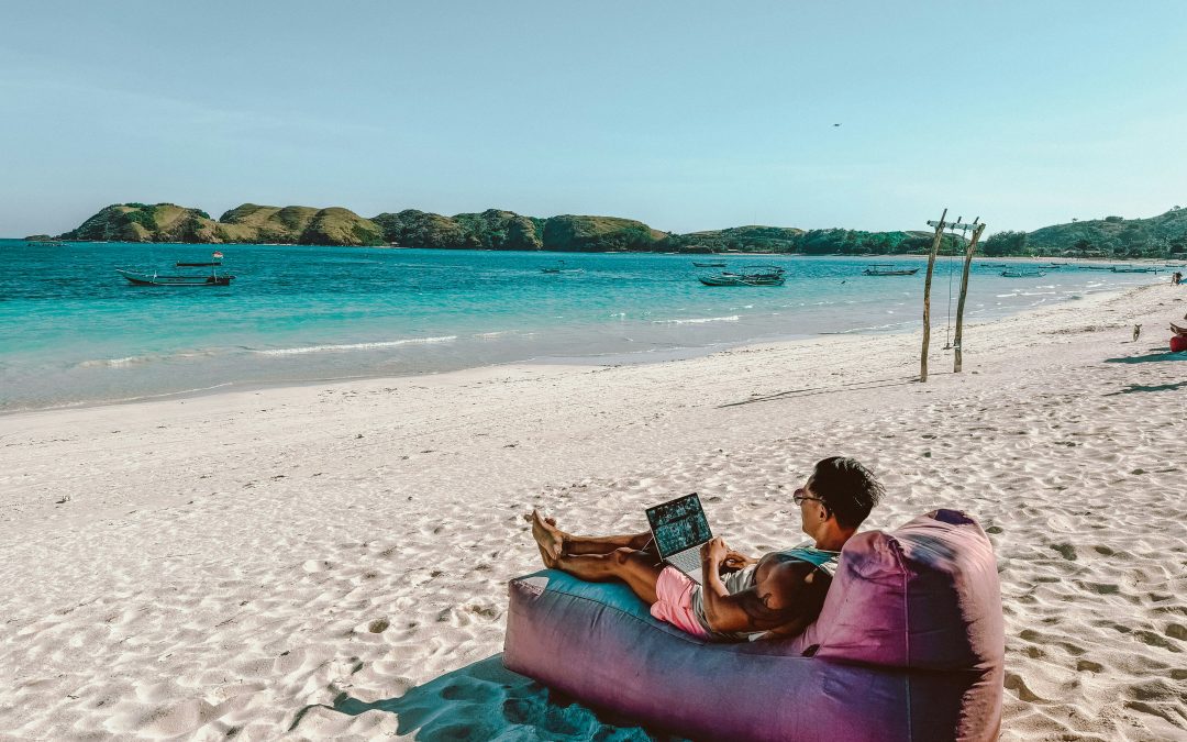 Essential Tips to Stay Creative While Traveling as a Digital Nomad