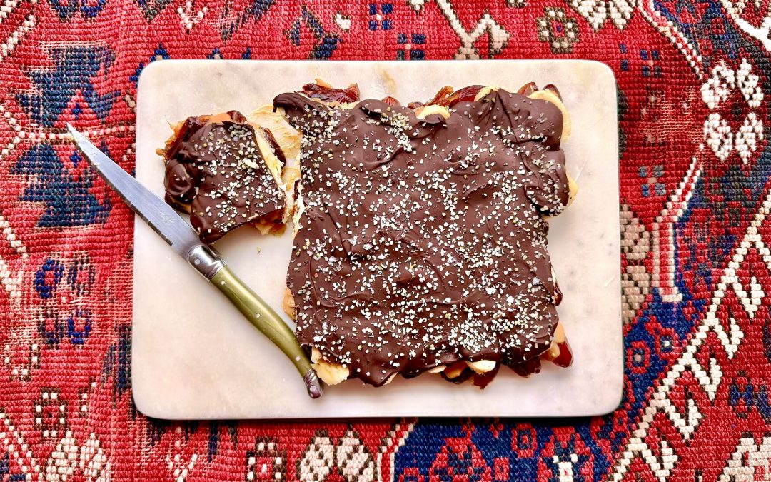 Passover Date and Chocolate No-Bake Banana Bars